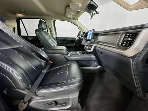 Used 2024 Ford Expedition XLT AWD/4WD image 36
