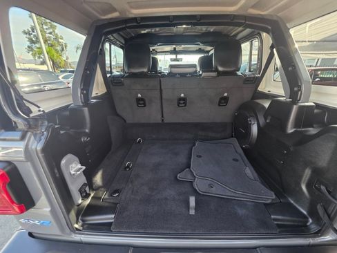 Used 2021 Jeep Wrangler Unlimited Sahara image 31