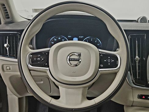 Used 2020 Volvo V90 T6 Cross Country image 35