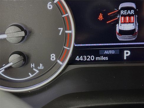 Used 2024 Nissan Rogue SV image 13