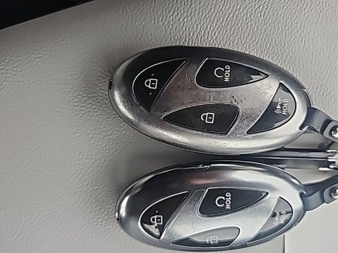 Used 2024 Hyundai Elantra Limited image 23