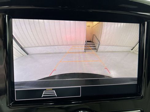 Used 2023 Chevrolet Traverse LS FWD image 14