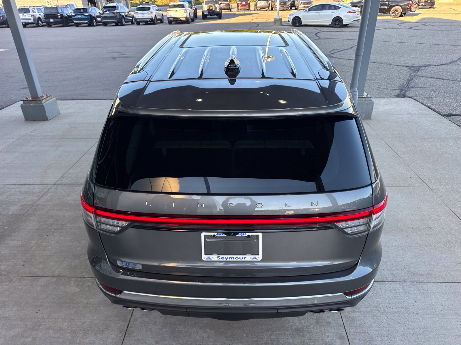 Used 2025 Lincoln Aviator Reserve w/ Equipment Group 201A AWD/4WD image 6