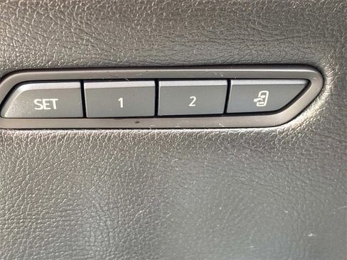 Used 2021 Cadillac XT5 Premium Luxury image 23