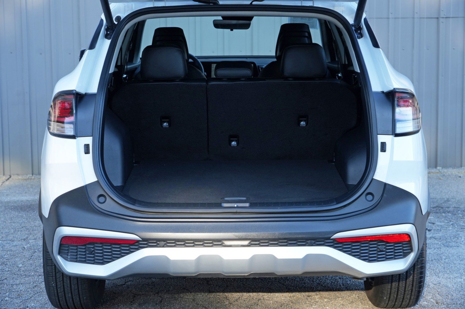 Used 2025 Kia Sportage EX w/ Premium Package FWD image 9