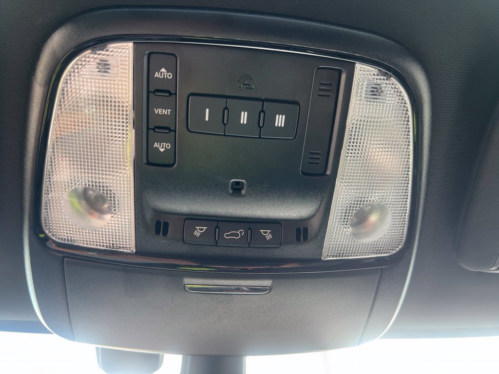 Used 2025 Dodge Durango GT AWD/4WD image 39