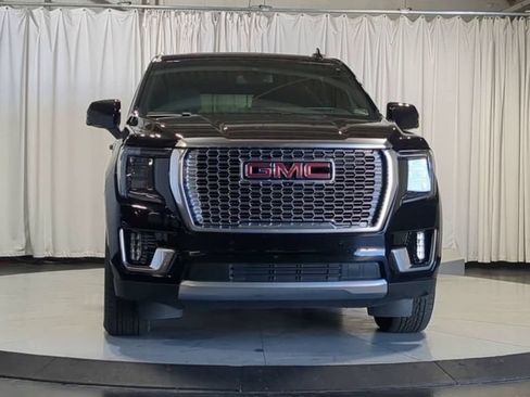 Used 2023 GMC Yukon Denali AWD/4WD image 3
