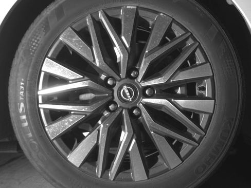 Used 2025 Nissan Altima 2.5 SV image 13