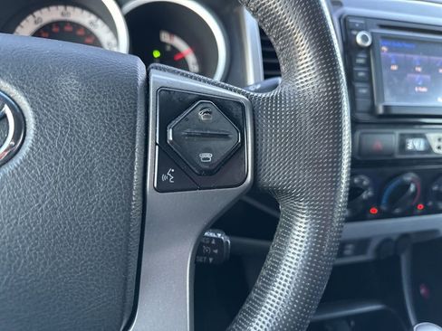Used 2014 Toyota Tacoma 4x4 Access Cab V6 w/ SR5 Package image 21