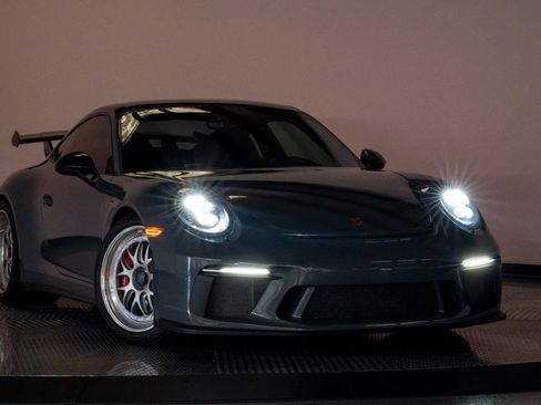 Used 2018 Porsche 911 GT3 RWD image 25