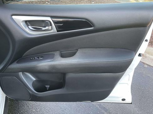 Used 2017 Nissan Pathfinder SV w/ Trailer Tow Package image 45