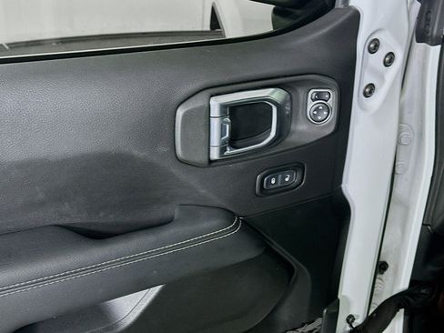 Used 2022 Jeep Wrangler Sahara w/ Safety Group image 15