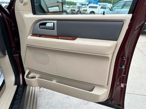 Used 2010 Ford Expedition EL 4WD image 17