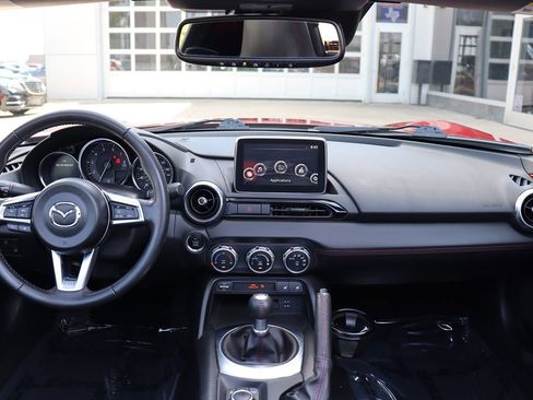 Used 2017 MAZDA MX-5 Miata RF Grand Touring image 18