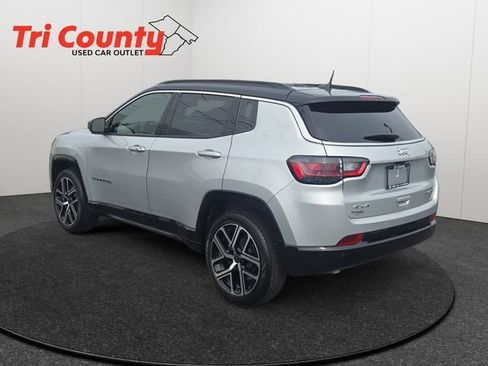 Used 2025 Jeep Compass Limited w/ Elite Group AWD/4WD image 6