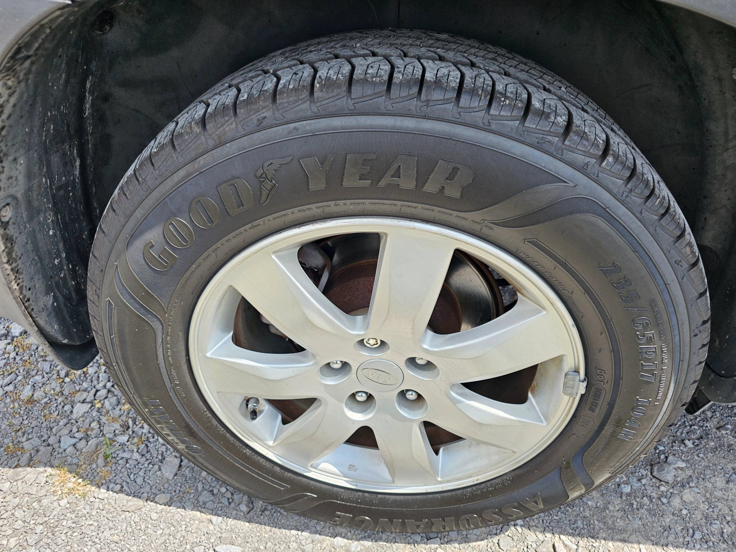 Used 2011 Kia Sorento 2WD image 12