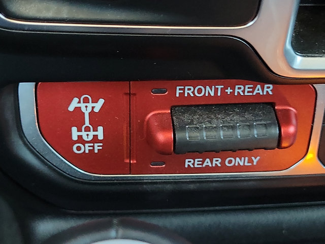 Used 2025 Jeep Wrangler Unlimited Rubicon AWD/4WD image 16