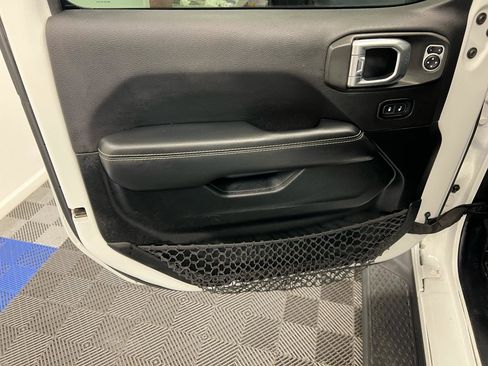 Used 2020 Jeep Gladiator Overland image 5