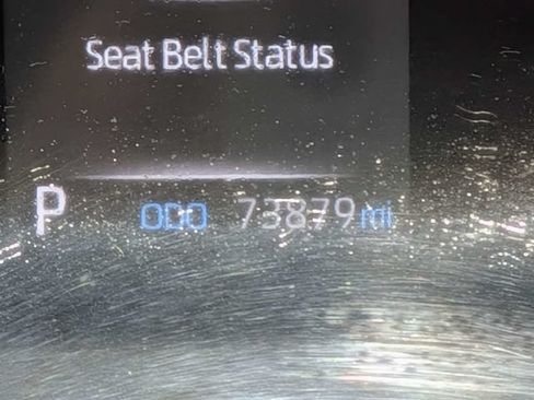 Used 2020 Toyota Highlander L FWD image 28