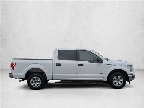 Used 2017 Ford F150 XLT image 4