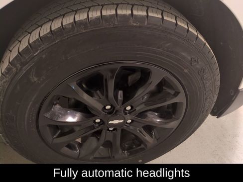 Used 2019 Chevrolet Equinox LT image 2