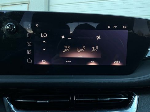 Used 2025 Buick Envista Sport Touring image 29