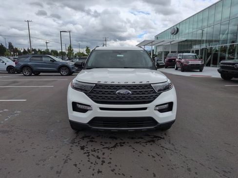 Certified 2023 Ford Explorer XLT w/ Equipment Group 202A AWD/4WD image 2