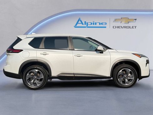 Used 2024 Nissan Rogue SV FWD image 6