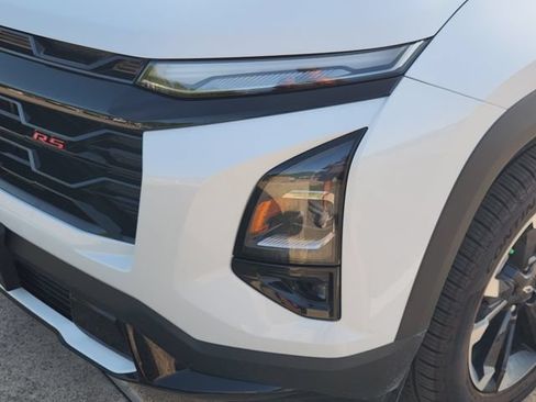 Used 2026 Chevrolet Equinox RS w/ Convenience Package III FWD image 8