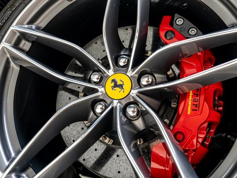 Used 2018 Ferrari 488 GTB RWD image 33