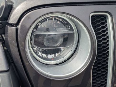 Used 2021 Jeep Wrangler Unlimited Sahara image 9