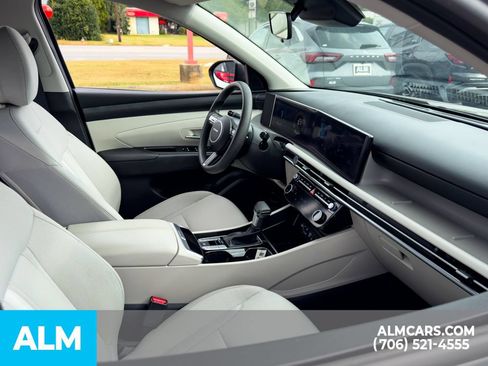 Used 2025 Hyundai Tucson SEL FWD image 14