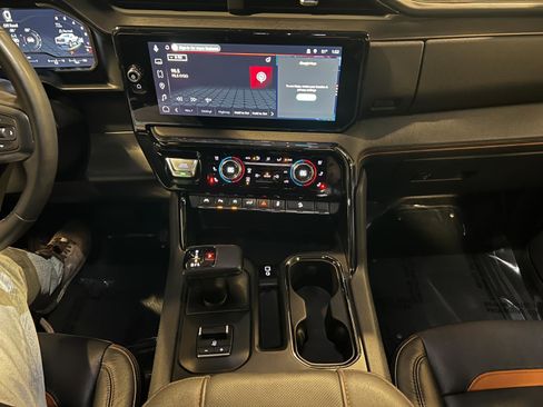 Used 2023 GMC Sierra 1500 AT4 w/ AT4 Premium Package image 16