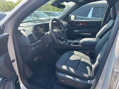 Used 2026 Chevrolet Traverse Z71 w/ Enhanced Driving Package AWD/4WD image 7