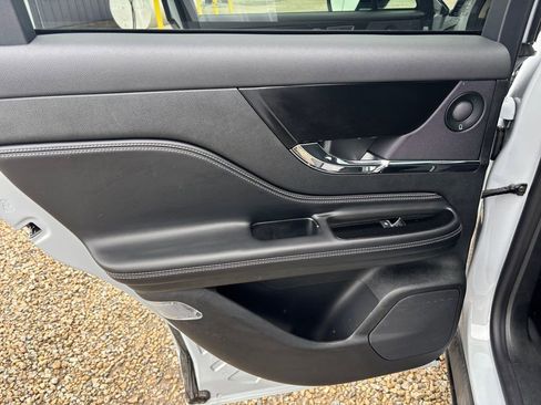 Used 2025 Lincoln Corsair Reserve w/ Equipment Group 202A AWD/4WD image 23