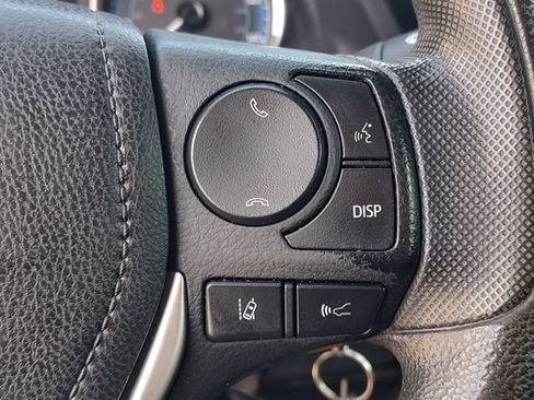 Used 2018 Toyota Corolla LE image 19