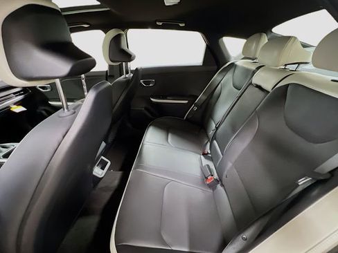 New 2025 Kia K4 GT-Line w/ GT-Line Premium Package image 23