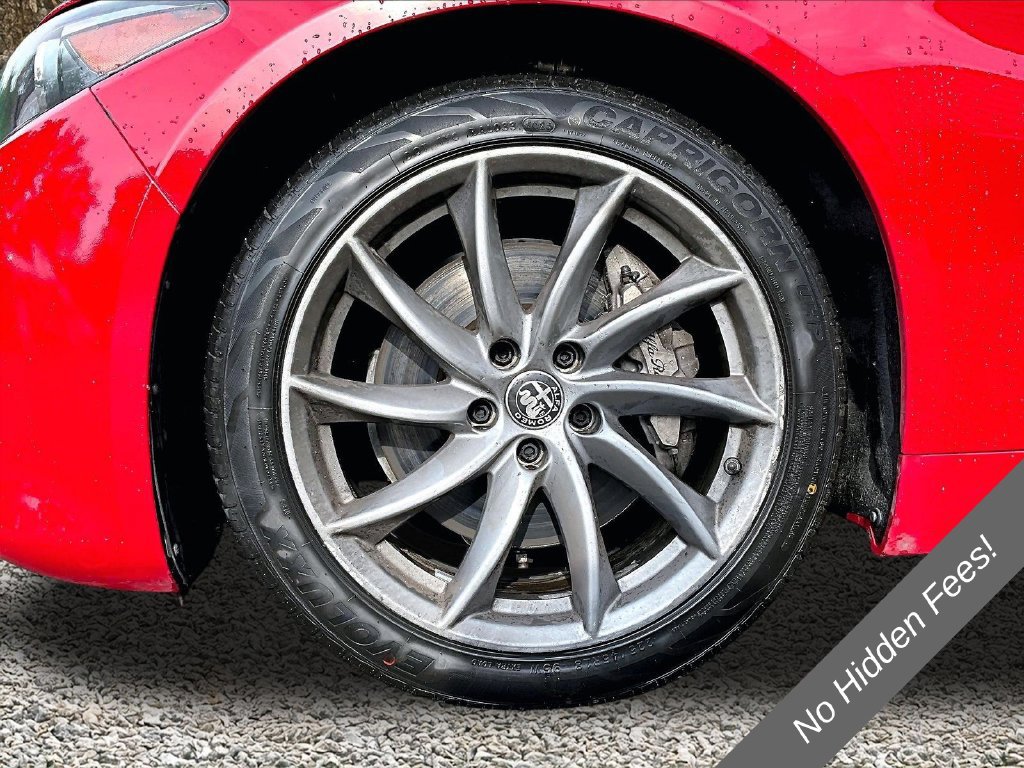 Used 2022 Alfa Romeo Giulia Ti w/ Active Assist Plus Package AWD/4WD image 9