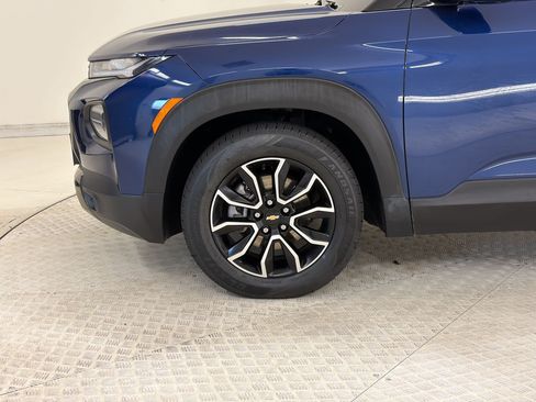 Used 2023 Chevrolet TrailBlazer ACTIV w/ Sun and Liftgate Package FWD image 12