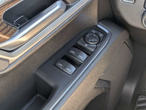 Used 2025 Chevrolet Silverado 1500 LT AWD/4WD image 18