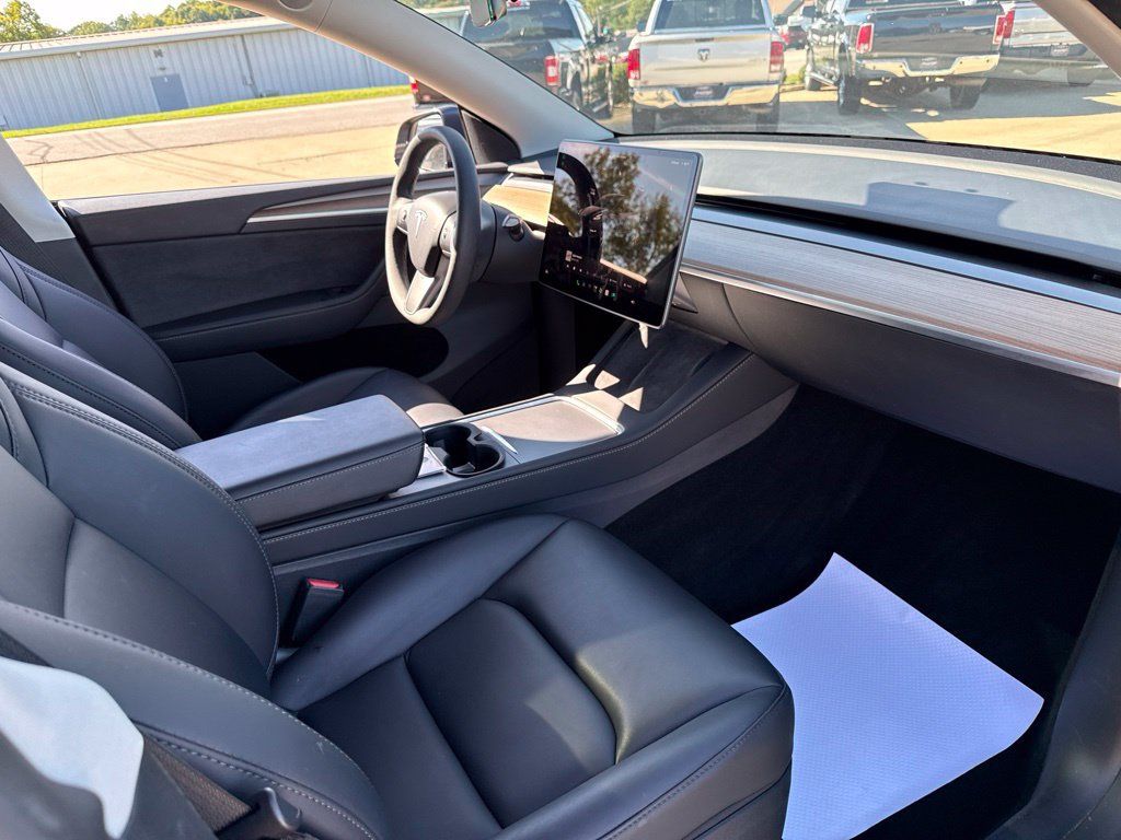 Used 2023 Tesla Model Y Long Range AWD/4WD image 39