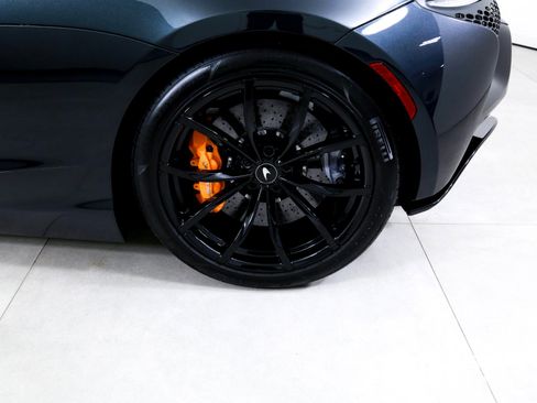 Used 2023 McLaren Artura image 26