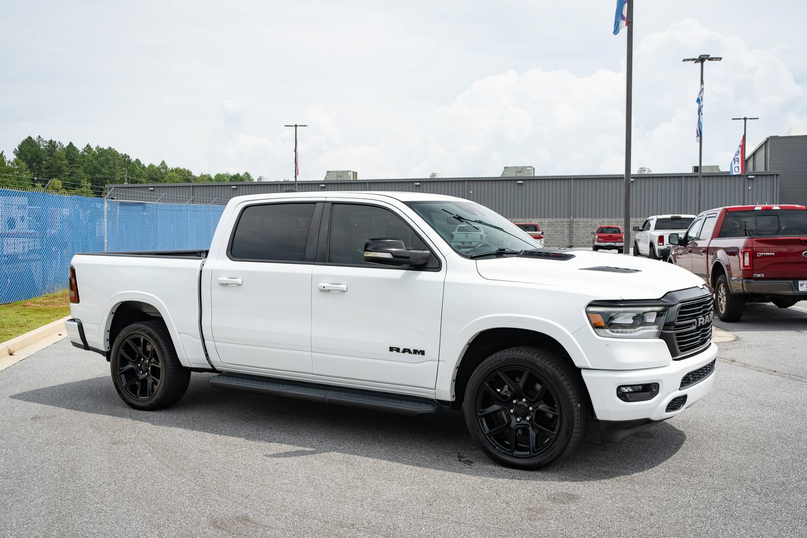 Used 2022 RAM 1500 Laramie AWD/4WD image 12