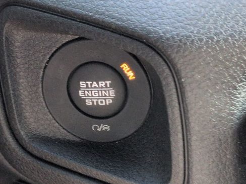 Used 2024 Jeep Wrangler Unlimited AWD/4WD image 26