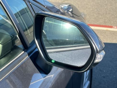 Used 2025 Toyota Corolla SE image 13