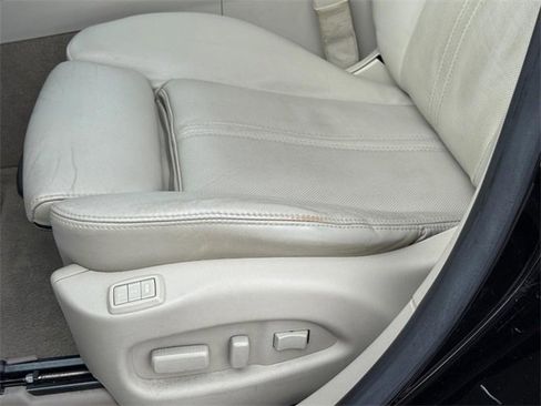 Used 2012 Cadillac SRX Premium image 26