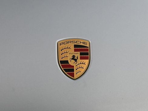 Certified 2025 Porsche Macan Electric RWD image 32