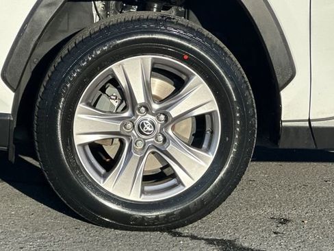 Certified 2022 Toyota RAV4 XLE image 33