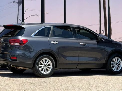 Used 2019 Kia Sorento FWD V6 image 16