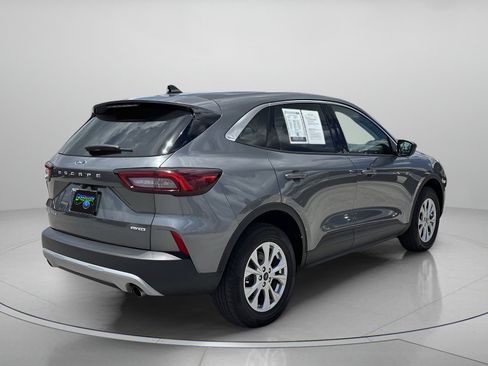 Used 2024 Ford Escape Active AWD/4WD image 3
